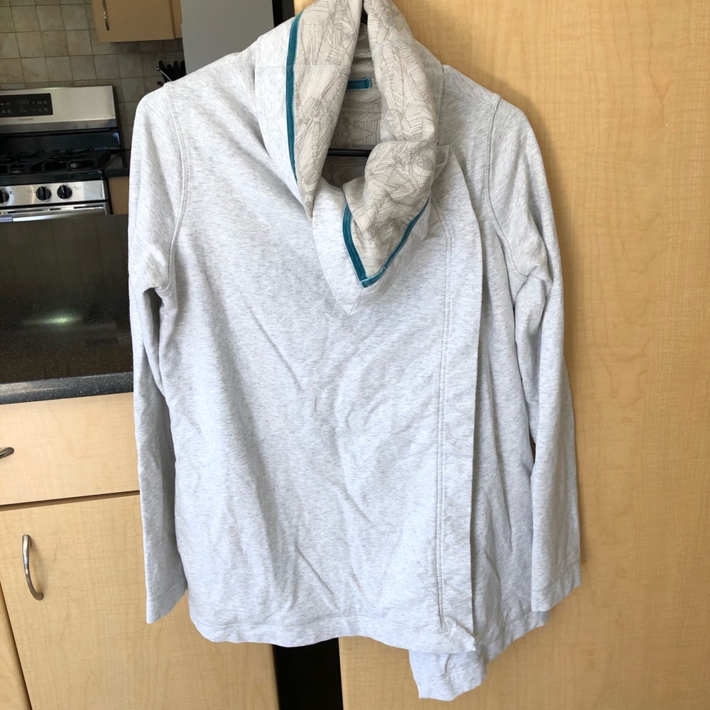Lululemon cardigan size 4